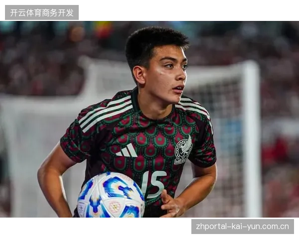 墨西哥队将18岁小将莫拉带入世界杯，这位蒂华纳俱乐部的中场新星或在小组赛获得出场机会
